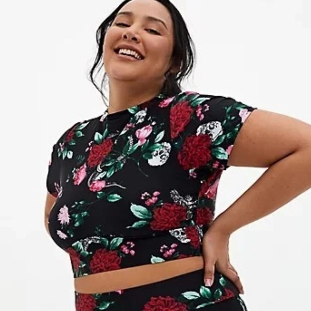 Torrid Curve Octopus Garden Black Red Floral Crop Rashguard Top Plus Size 4X